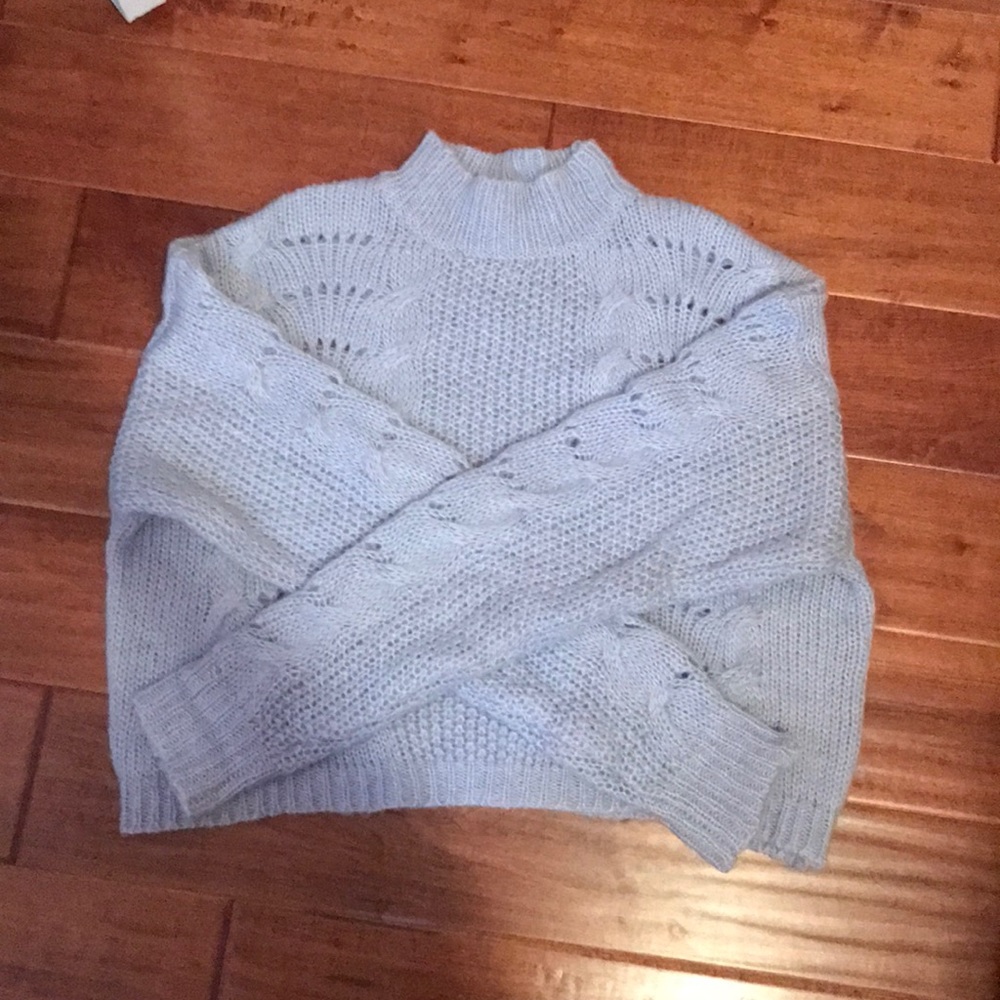 VEUC light blue sweater
